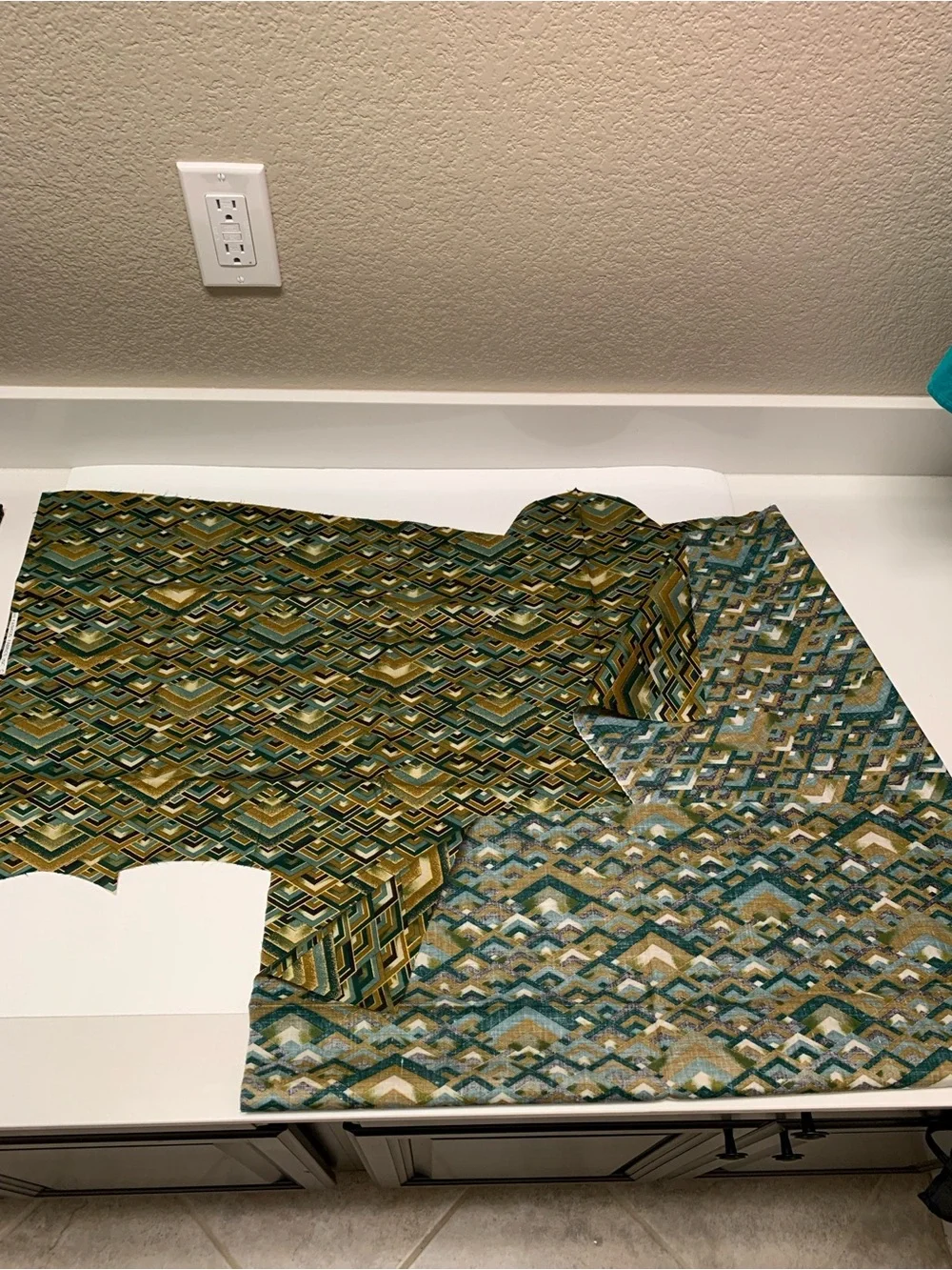 Hi Fashion Fabrics Art Deco Cotton Remnant Quilt Scraps Gold, Green, Black